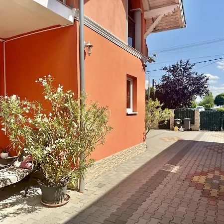 Lelle Udvar 6 Ac Free Parking Daire *